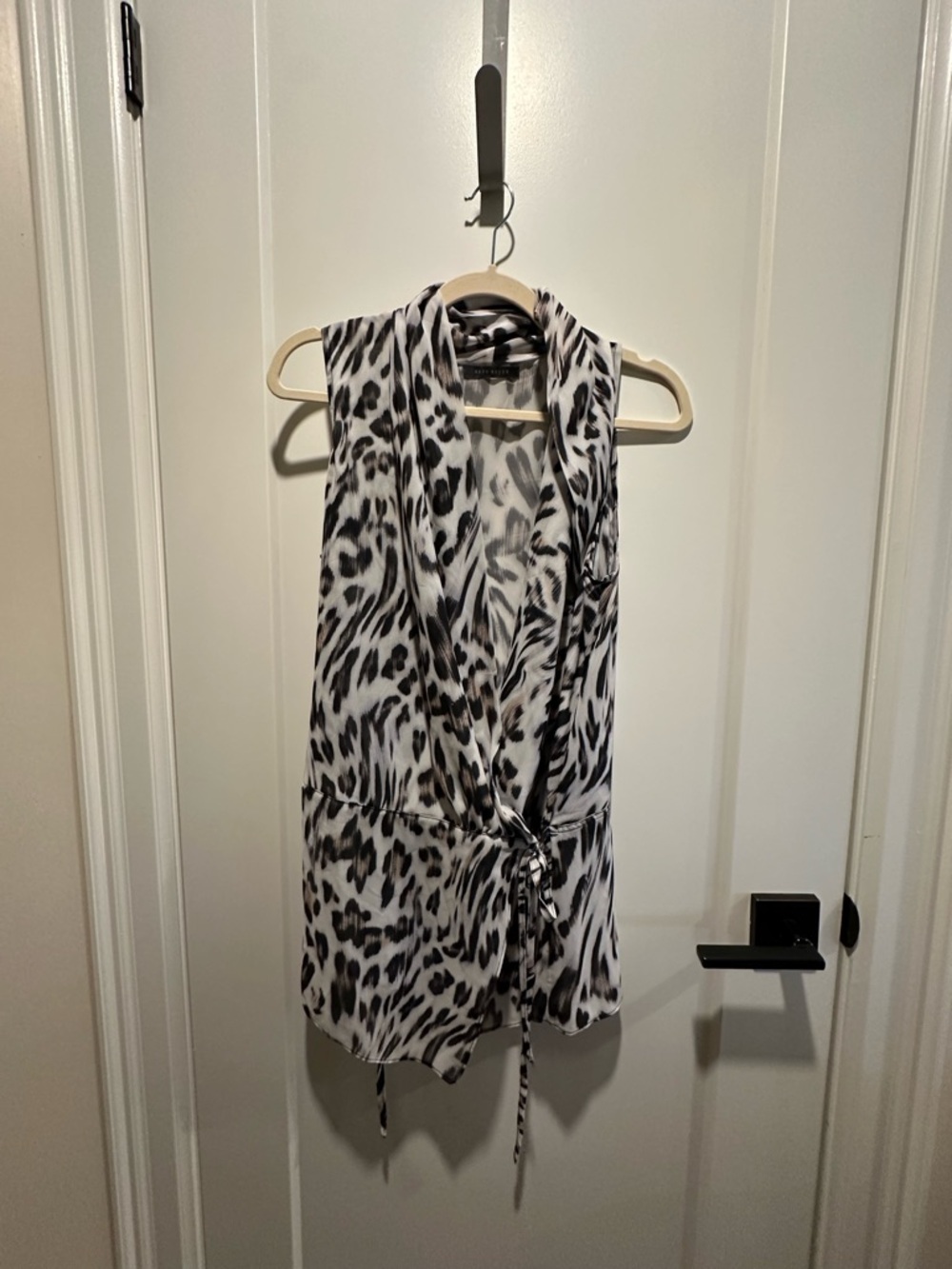 Suzy Shier Black & White Animal-Print Blouse